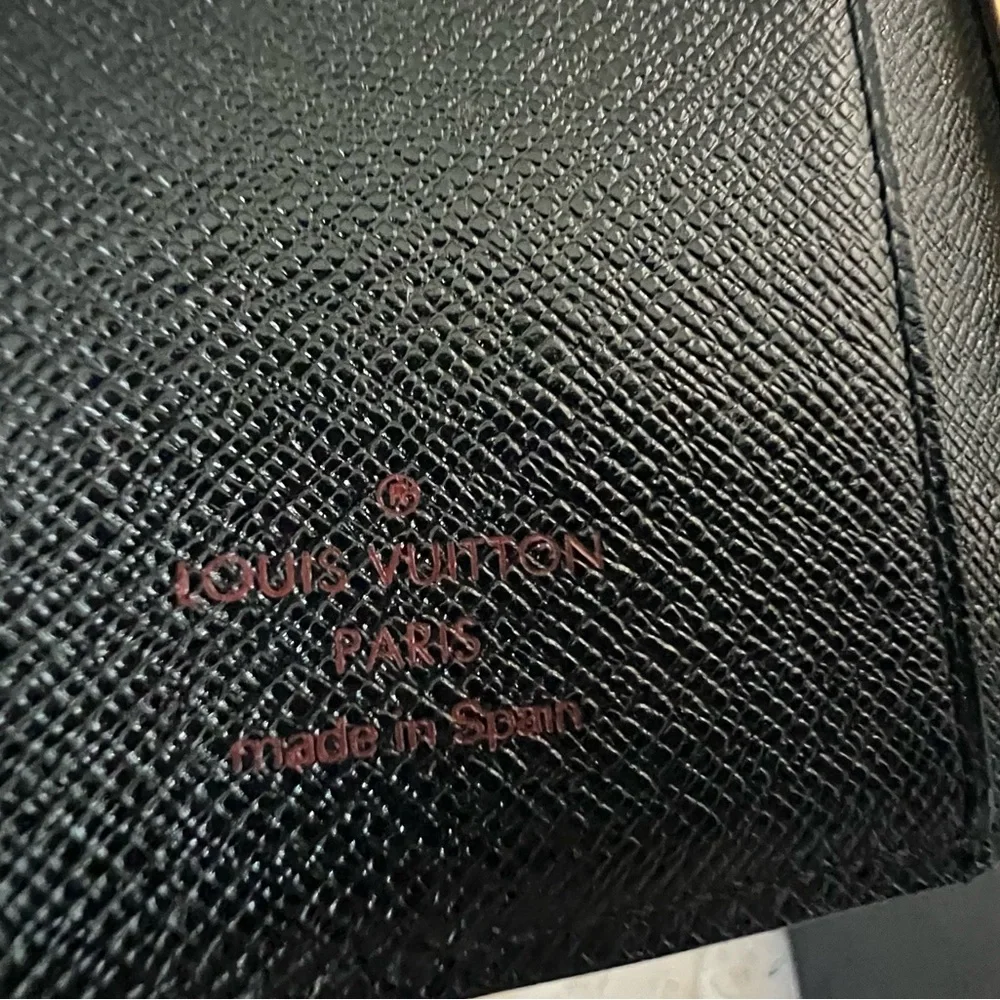 🔥 Authentic Louis Vuitton Black Epi PM Agenda Passport Holder - Picture 6 of 16